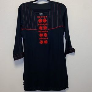 Soch Size Large Black Poinsettia Holiday Tunic: 5009
